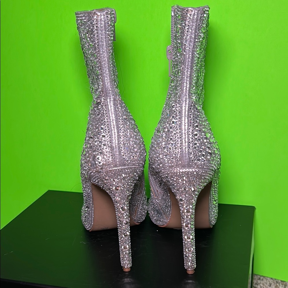 Steve Madden Silver Heeled Boots with Stiletto Heel - Picture 6 of 7